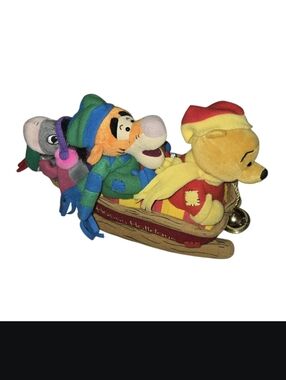 Vintage 2004 Disneyland Happy Holidays Winnie The Pooh & Friends Musical Plush